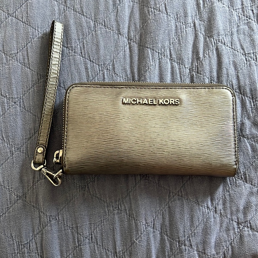 Michael Kors Wristlet Wallet